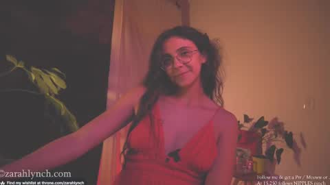 Snapshot of zarahlynch chatting on 02.20.25 Miss Lynch   Next show  2911 online show from 02.20.25