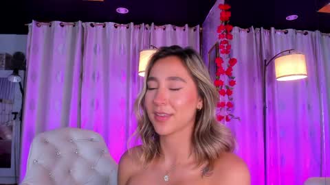 Snapshot of zarajener chatting on 05.15.26 online show from 05.15.26