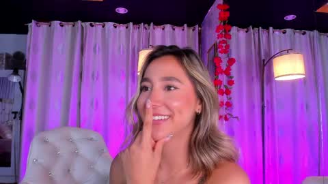 Snapshot of zarajener chatting on 05.16.26 online show from 05.16.26