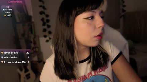 Snapshot of zaramuley chatting on 10.08.25 Zara muley online show from 10.08.25