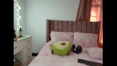 ZaraQuiinn online show from 02.18.25