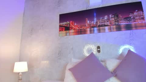 ZaraQuiinn online show from 12.21.25