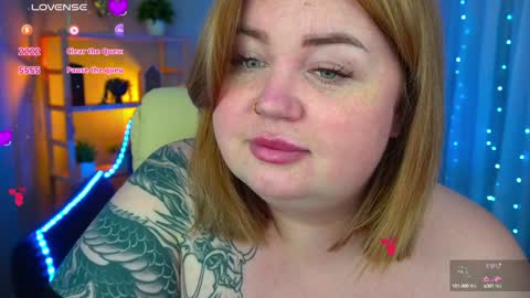 Snapshot of zarareign_ chatting on 01.16.25 Lola online show from 01.16.25