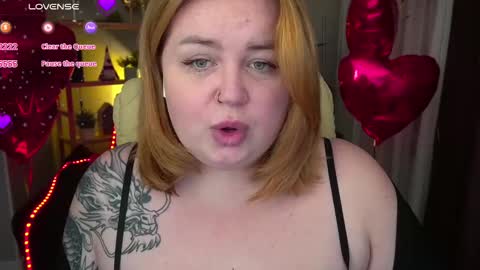 Snapshot of zarareign_ chatting on 02.21.25 Lola online show from 02.21.25