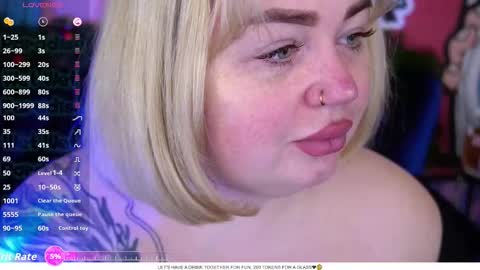 Snapshot of zarareign_ chatting on 01.14.26 Lola online show from 01.14.26