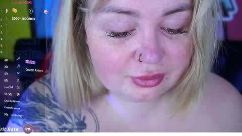 Snapshot of zarareign_ chatting on 02.12.26 Lola online show from 02.12.26