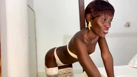 Snapshot of zaria_amara chatting on 06.26.26 zaria_amara online show from 06.26.26