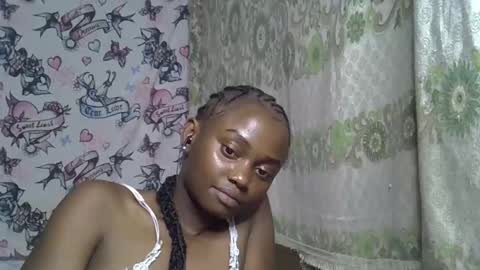 Snapshot of zarinamarlin chatting on 05.25.26 zarinamarlin online show from 05.25.26