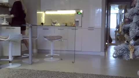 Zarina Swift online show from 01.10.25