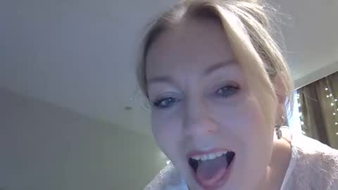 Zarina Swift online show from 11.21.25