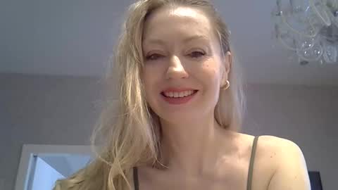 Zarina Swift online show from 04.09.26