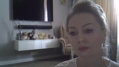 Snapshot of zarinaswift chatting on 05.03.26 Zarina Swift online show from 05.03.26