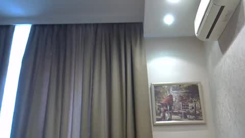 Snapshot of zarinaswift chatting on 05.13.26 Zarina Swift online show from 05.13.26