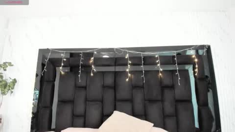 Snapshot of zarinawynne chatting on 03.15.26 Zarina Waynne online show from 03.15.26