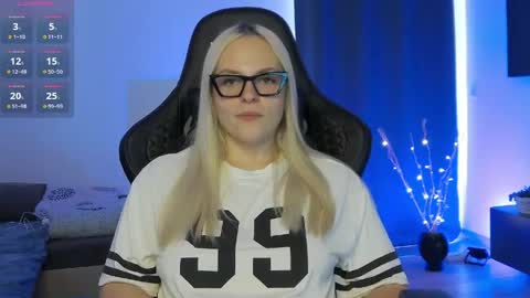 Zaya Izback -  online show from 04.26.26