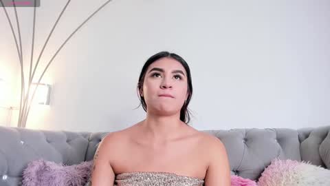 Snapshot of zayda_ chatting on 12.31.24 Zayda online show from 12.31.24