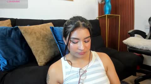 Snapshot of zayda_ chatting on 10.20.25 Zayda online show from 10.20.25