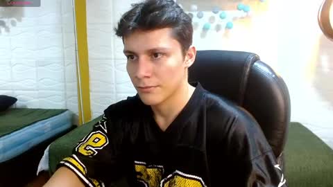 Snapshot of zayn_clausen chatting on 05.13.26 zayn_clausen online show from 05.13.26