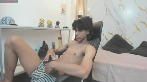 Snapshot of zayn_fox32 chatting on 05.07.26 Zayn online show from 05.07.26