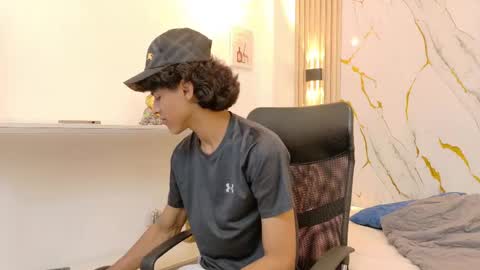 Snapshot of zayn_fox32 chatting on 06.06.26 Zayn online show from 06.06.26