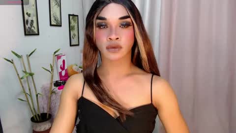 Snapshot of zaynelustts chatting on 12.03.25 zaynelustts online show from 12.03.25