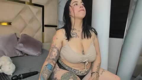Snapshot of zayrastorm chatting on 04.30.26 Zayra online show from 04.30.26