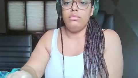 Snapshot of zdalia chatting on 02.23.25 zdalia online show from 02.23.25