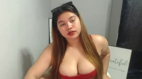 Snapshot of zeeel_x chatting on 06.15.26 Zeeel online show from 06.15.26