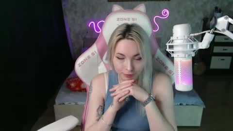 Snapshot of zellawisinski chatting on 05.28.26 Mercy online show from 05.28.26
