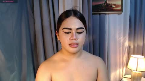 Snapshot of zendaya_amore chatting on 03.05.25 Zendaya online show from 03.05.25