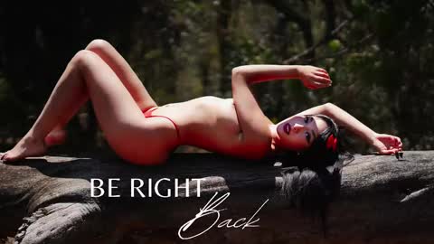 Zendaya online show from 02.14.25