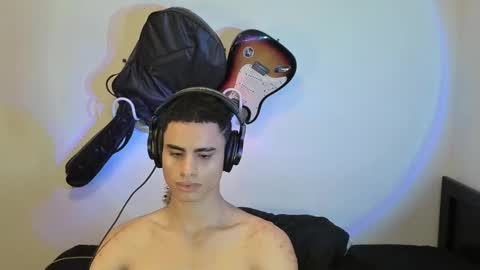 Snapshot of zenhzu chatting on 12.23.24 zenzhu online show from 12.23.24