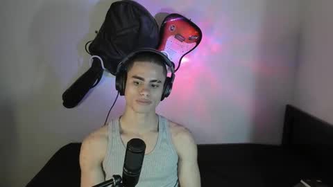 Snapshot of zenhzu chatting on 12.29.24 zenzhu online show from 12.29.24