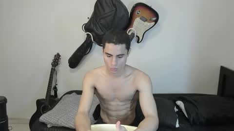 Snapshot of zenhzu chatting on 01.20.25 zenzhu online show from 01.20.25