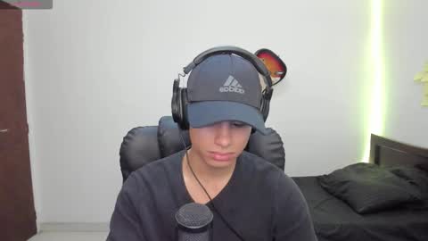 Snapshot of zenhzu chatting on 11.09.25 zenzhu online show from 11.09.25