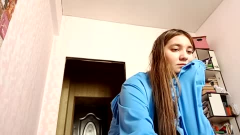 zeniabrossoit online show from 04.18.26