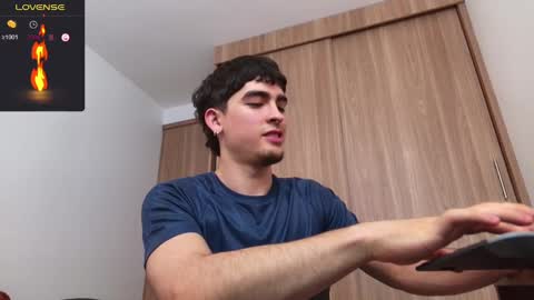 Snapshot of zenn_rush chatting on 12.05.24 Zenn online show from 12.05.24