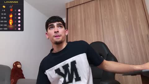 Snapshot of zenn_rush chatting on 12.11.24 Zenn online show from 12.11.24