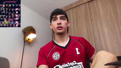 Snapshot of zenn_rush chatting on 01.25.25 Zenn online show from 01.25.25