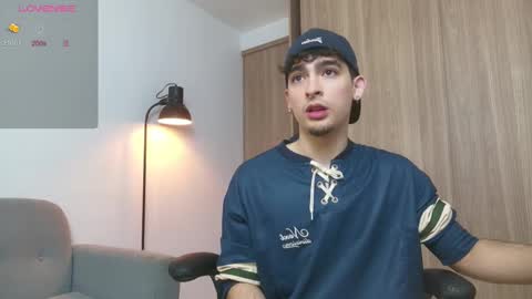 Snapshot of zenn_rush chatting on 02.17.25 Zenn online show from 02.17.25