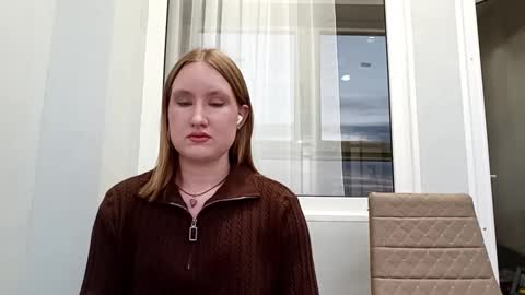 Snapshot of zenobiabeyerlein chatting on 10.28.25 Shavon online show from 10.28.25