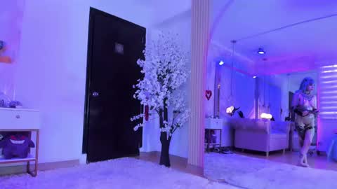    online show from 03.04.25