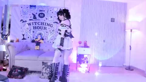    online show from 10.12.25