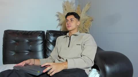 Zeus Brant online show from 04.21.26