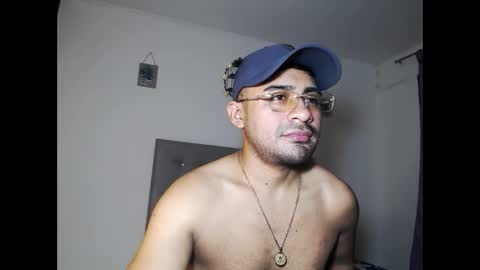zeussexyhot online show from 05.15.26