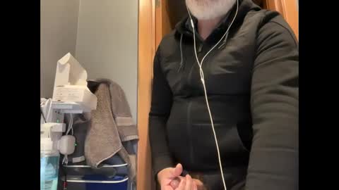 Snapshot of zinger283069 chatting on 10.31.25 zinger283069 online show from 10.31.25