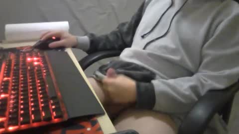 Snapshot of zkraston11 chatting on 12.16.24 zkraston11 online show from 12.16.24