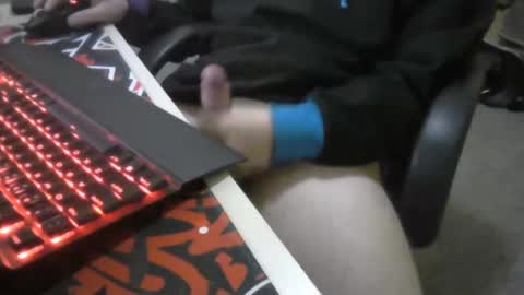 Snapshot of zkraston11 chatting on 12.19.24 zkraston11 online show from 12.19.24