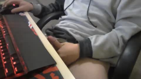 Snapshot of zkraston11 chatting on 12.22.24 zkraston11 online show from 12.22.24