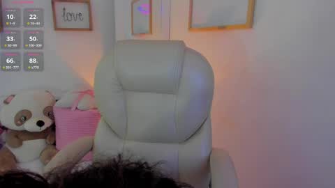 Snapshot of zobe_love chatting on 04.30.26 Zobe Love online show from 04.30.26